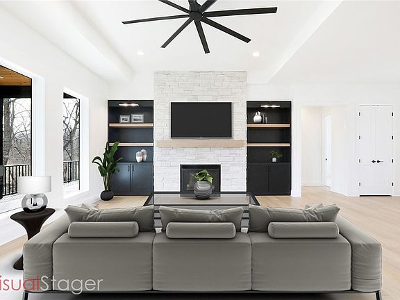 2nd image of 405 Woodhaven Dr