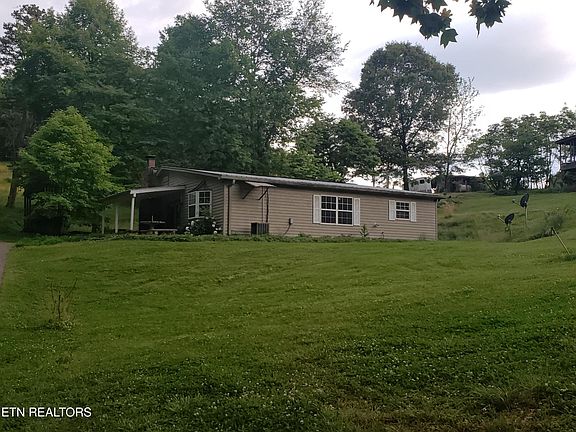 2nd image of 2143 Everett Rd