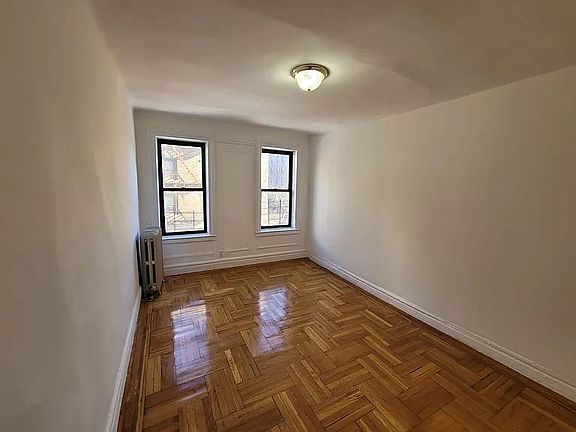 4th image of 2066 Davidson Ave #2