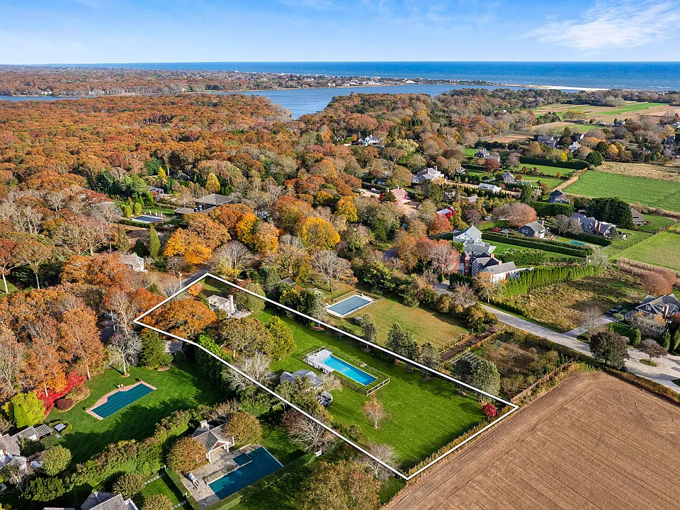 128 Sayres Path
