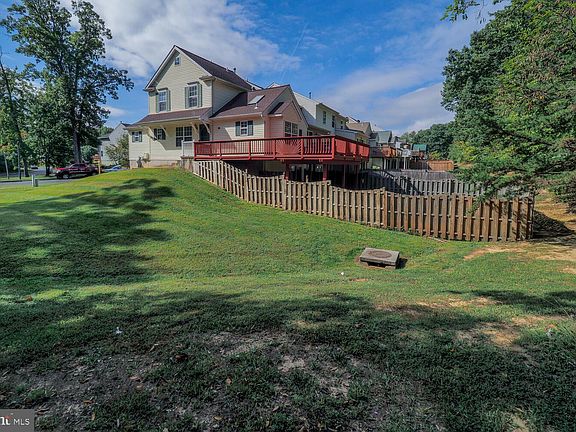5th image of 250 Woodland Green Way