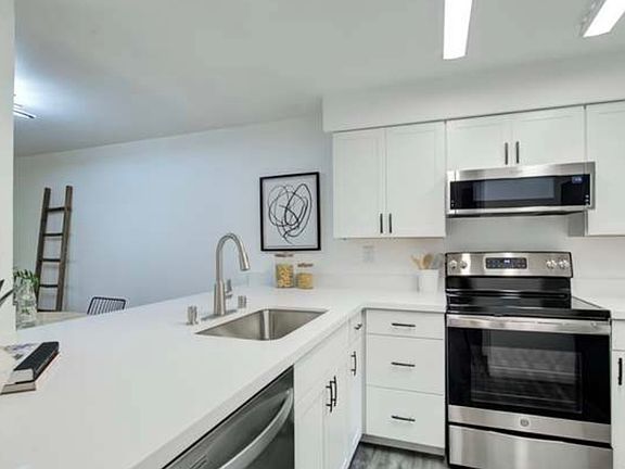 3rd image of 15742 NE 70th Ct #15742