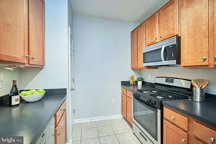 1 bed, 771 sqft, $2,200 — Photo 4