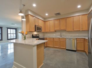 215 Decatur St APT 305, New Orleans, LA 70130