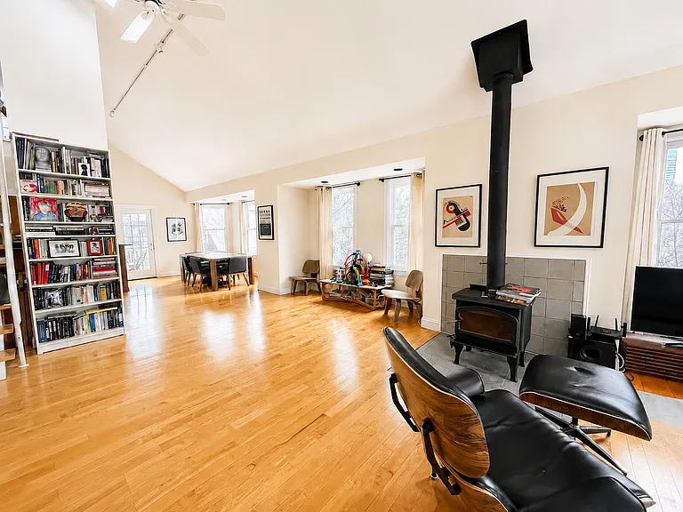 184 Magazine St #3 — Photo 2