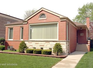 8606 S Bennett Ave, Chicago, IL