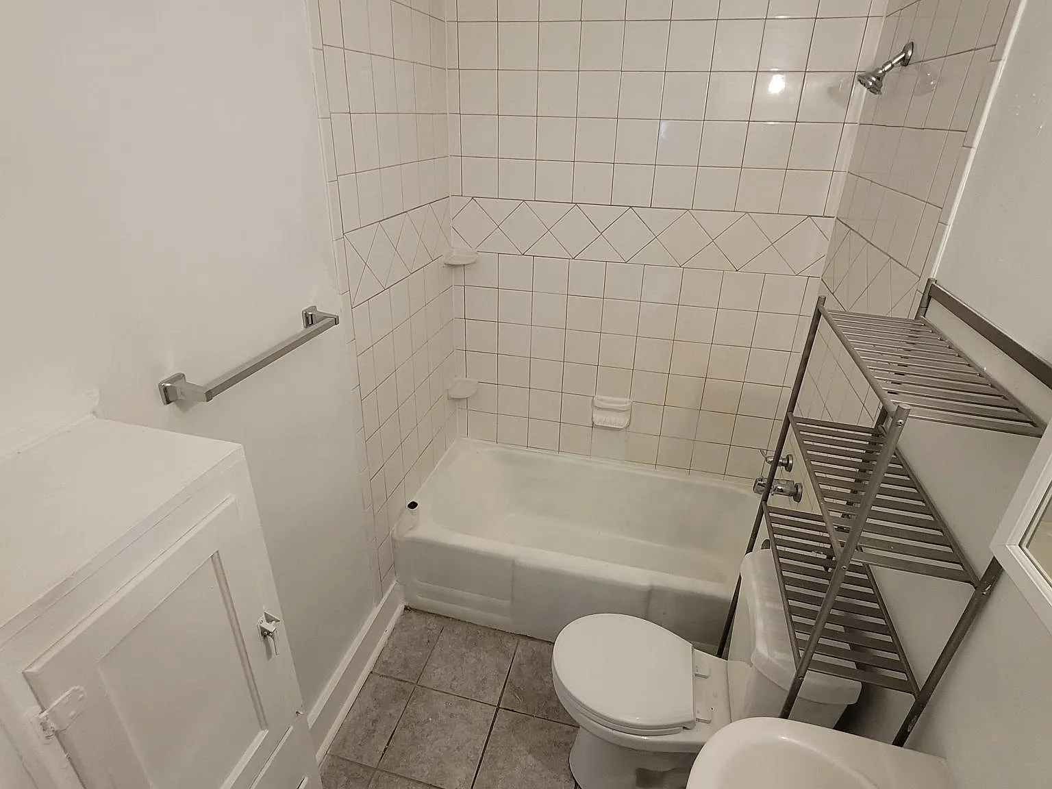825 S Graham St — Photo 4