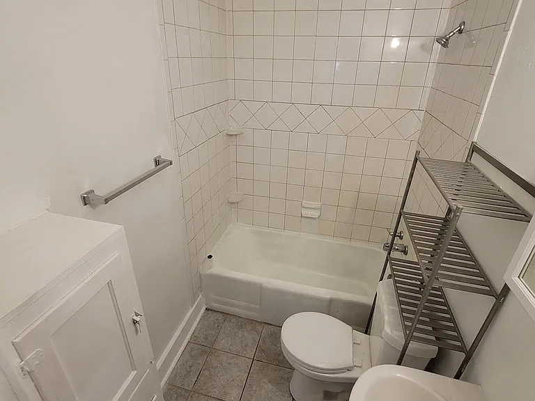 825 S Graham St — Photo 4