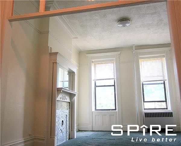 1st image of 821 Hancock St APT 2R