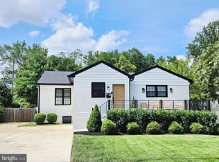 9721 Bellevue Dr, Bethesda, MD 20814