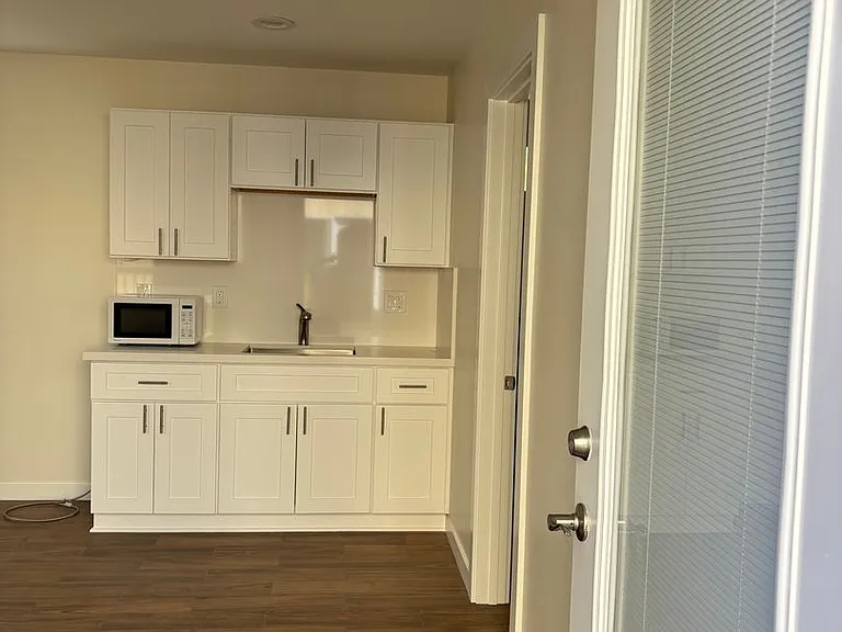 609 Sunset Dr — Photo 2
