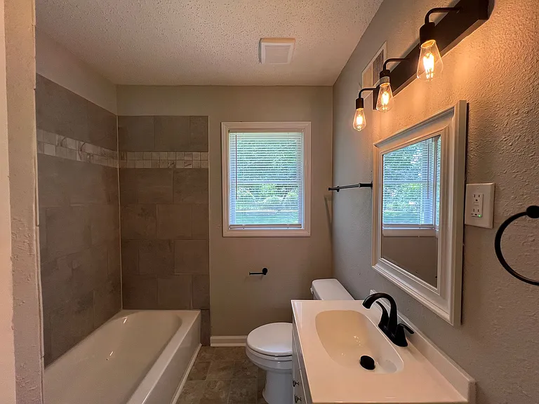 413 Clarice Dr — Photo 7