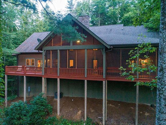 2nd image of 1332 Lake Forest Dr