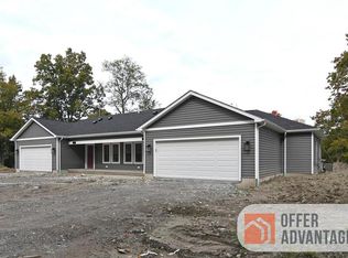 25 W Crescent Ave #B, Hamburg, NY 14075