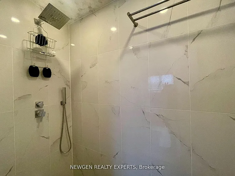 42 Crystalview Cres #UPPER — Photo 6