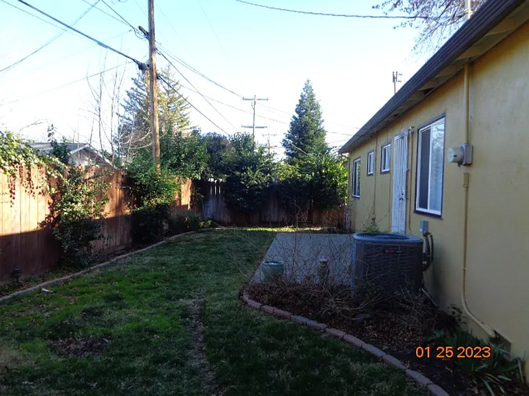 449 Azalea Way — Photo 17