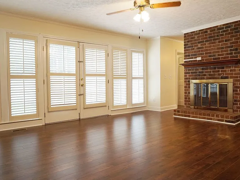 318 Foxhall Ct — Photo 17