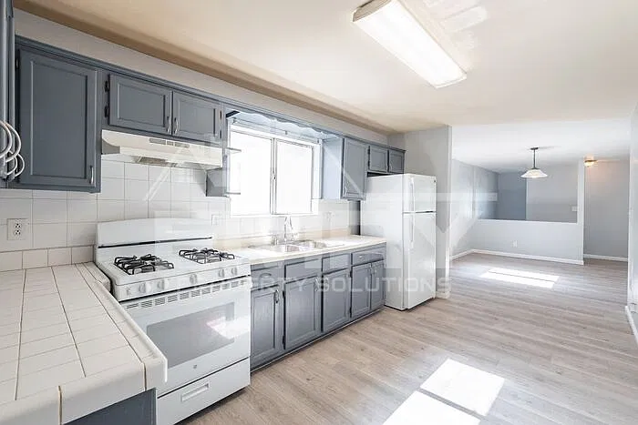 3 bed, 2.0 bath, 1250 sqft, $2,899 — Photo 1