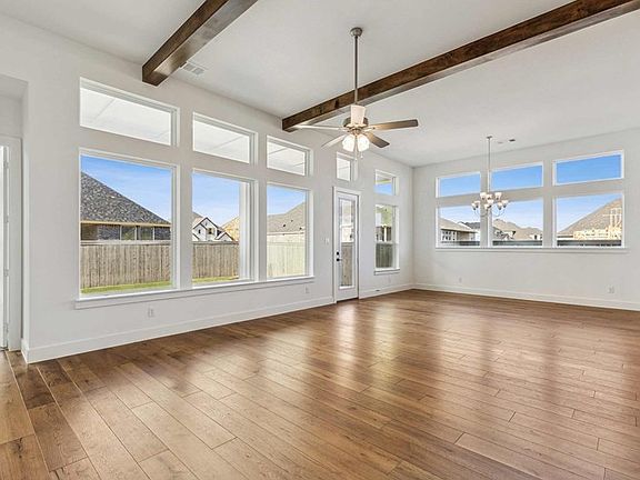 The Narrowleaf - Family Room