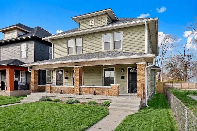 3 bed, 2.0 bath, 1300 sqft, $1,650 — Photo 1