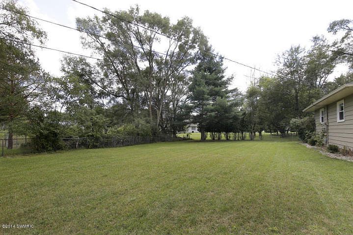 1st image of 202 Gabardine Ave