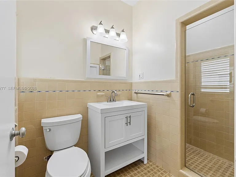 2514 E Granada Blvd — Photo 24