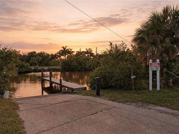 5th image of 4937 Royal Palm DR