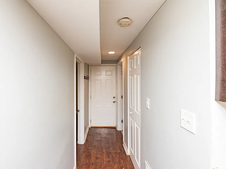 5344 W Eddy St #G — Photo 7