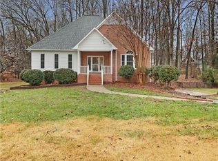 6719 Castleton Dr, Clemmons, NC 27012