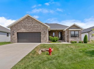 1102 S Strait Avenue, Ozark, MO 65721