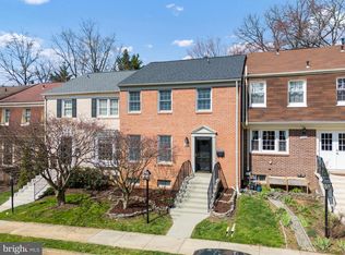 1838 Golf View Ct, Reston, VA 20190