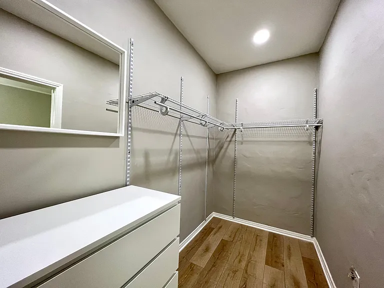 1426 N Edgemont St #12-1/2 — Photo 9