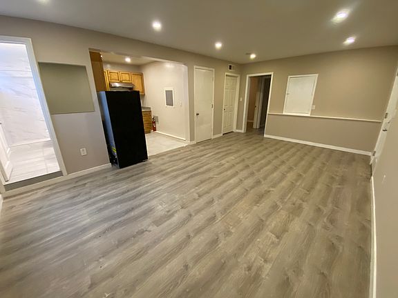 4th image of 4673 Redding St #B