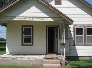 1229 N Center St, Hoisington, KS 67544