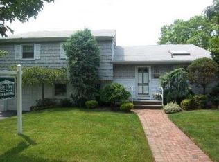 324 Harrison Ave, Massapequa, NY 11758