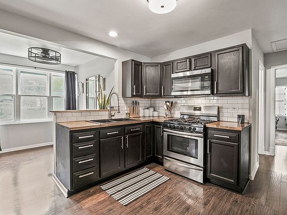 5th image of 36889 N Oakwood Dr
