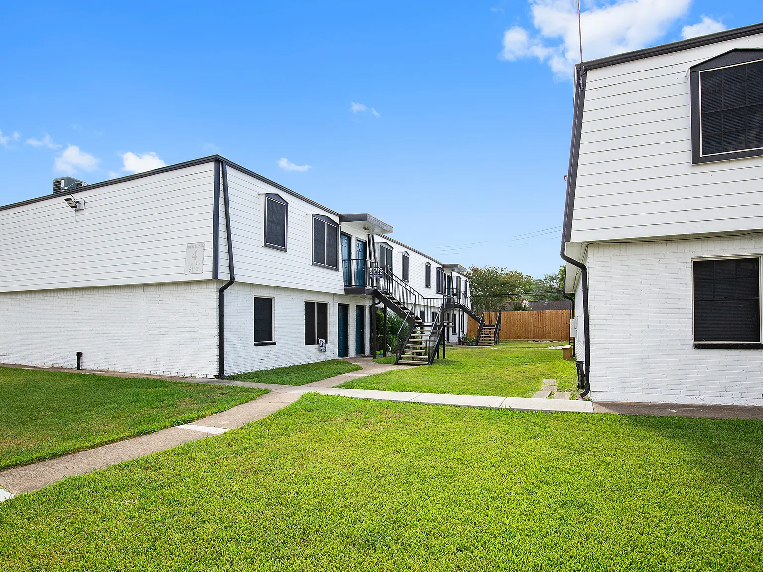 Silver Club Apartments — Photo 2
