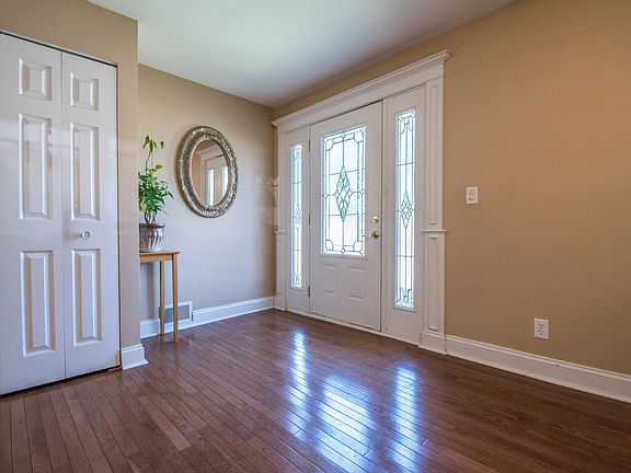 3rd image of 1617 Marlboro Ln