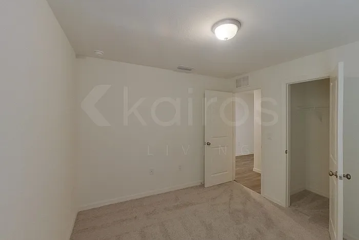 20254 Lorenzo Ave — Photo 9