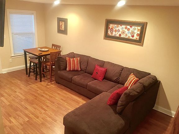 5th image of 137 Markham Dr #B