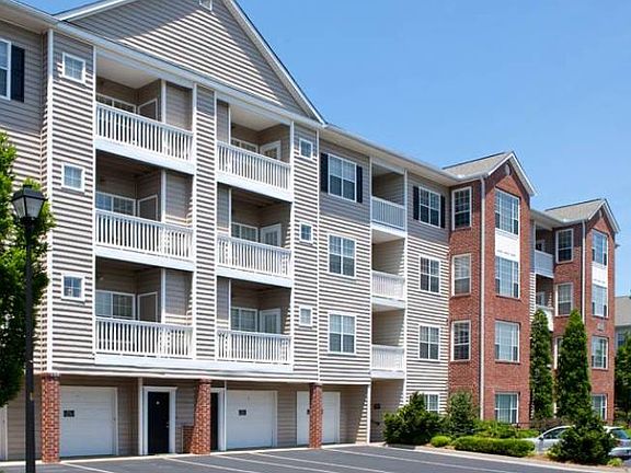 Attached/Detached Garages