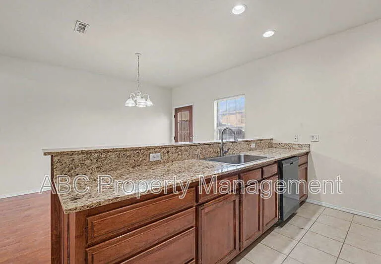 3006 SW Deerfield Blvd #2 — Photo 4