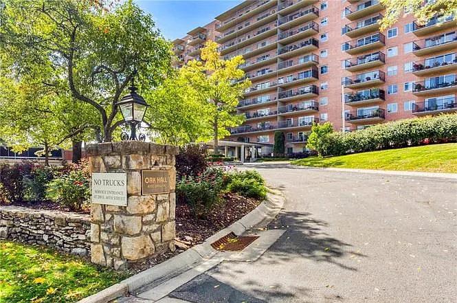 4550 Warwick Blvd #909 — Photo 32