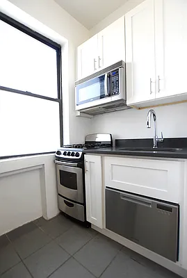 Rented by Blue Star Properties Inc. | media 26