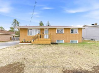 34 John St, Petawawa, ON K8H 1S7