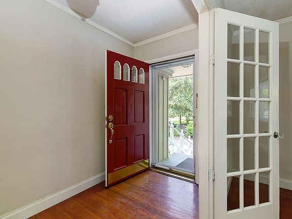 3rd image of 1920 Wynridge Dr SE