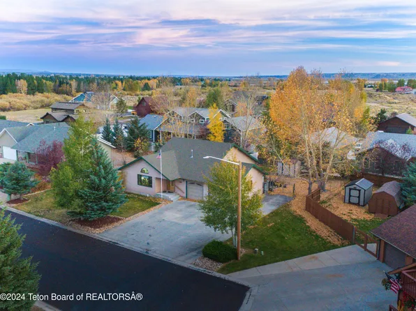 124 Fox Willow Dr, Pinedale, WY 82941