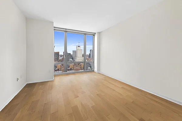 Rented by R New York | media 36