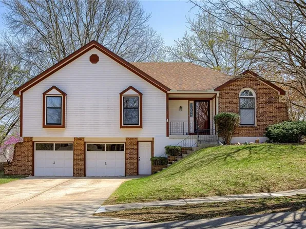 8225 N Forest Ave, Kansas City, MO 64118