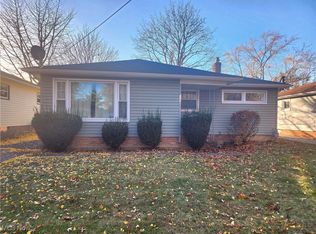 6574 Mandalay Dr, Parma Heights, OH 44130